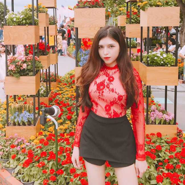 Hồ Ngọc Thanh Tuyền chị gái Hồ Ngọc Ý Nhi (Nhi mèo) 3