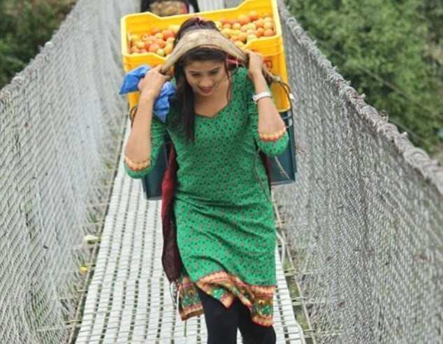 5 hot girl binh dan bat ngo noi tieng tren mang hinh anh 7