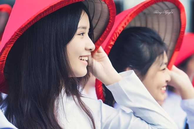 Dan mang tim kiem co gai xinh moc mac trong ta ao dai hinh anh 8