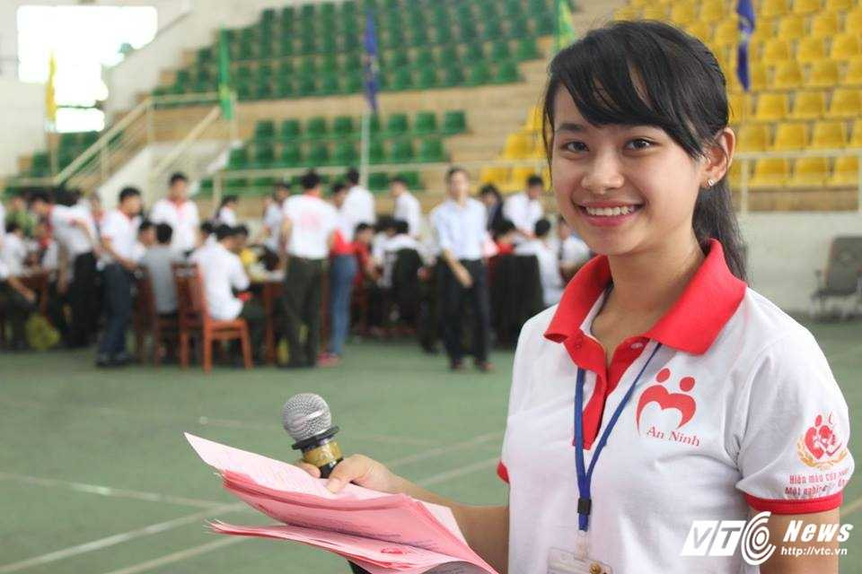 Nu-sinh-hoc-vien-an-ninh (2)