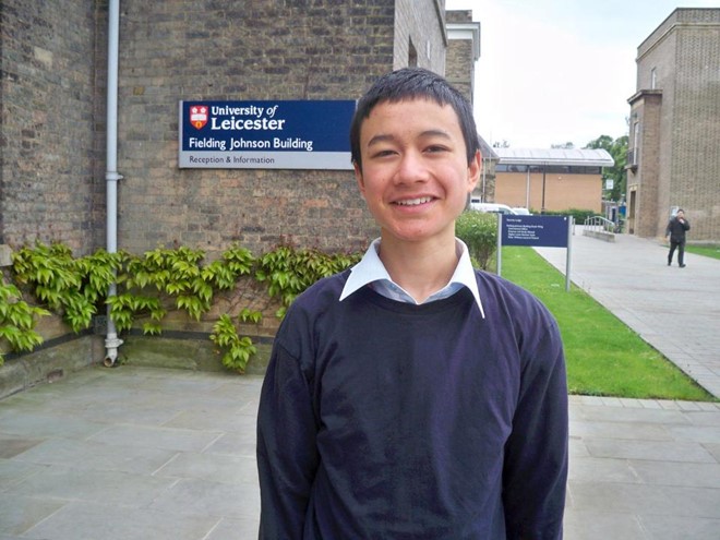 Nam sinh 14 tuoi duoc nhan lam giang vien dai hoc hinh anh 1