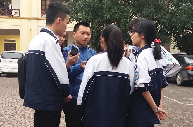 Nu sinh to giam thi gian lan doat giai nhi hoc sinh gioi tinh Nghe An hinh anh 1