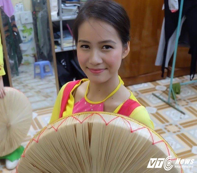 20170331105634-co-gai-lao-10