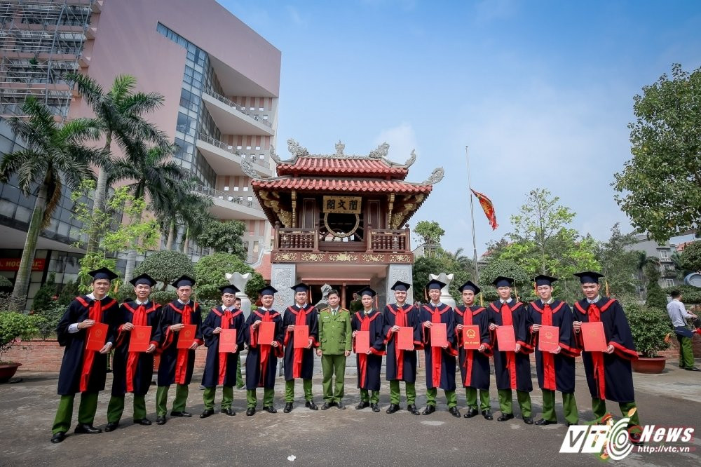 sinh-vien-canh-sat (1)