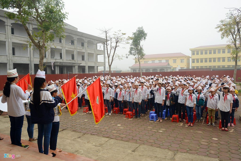 CSGT huong dan luat giao thong cho hoc sinh hinh anh 1