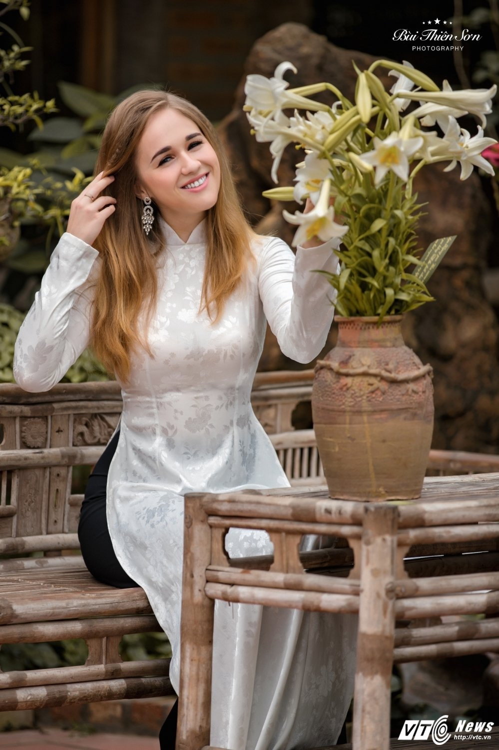 Hinh anh Ngay ngat truoc ve dep cua nu sinh nguoi Nga khi dien ao dai