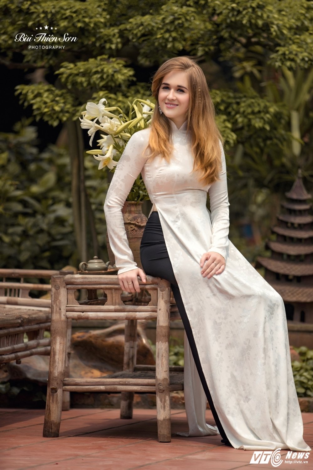 Hinh anh Ngay ngat truoc ve dep cua nu sinh nguoi Nga khi dien ao dai 4