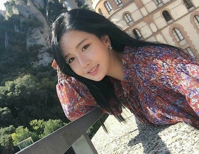 Hinh anh Nhung co giao noi tieng cong dong mang vi qua xinh dep 4