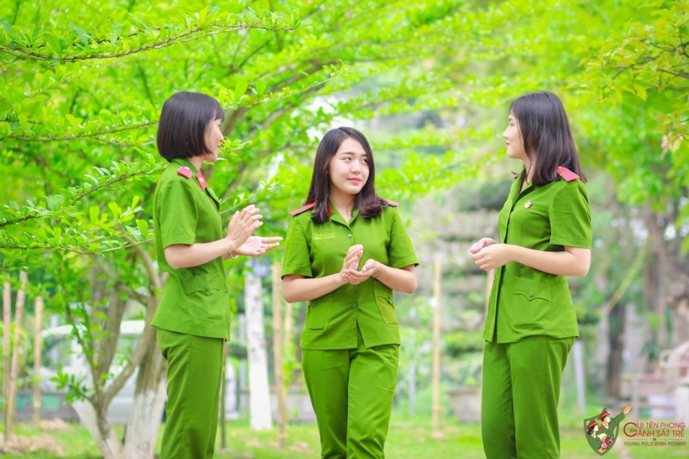 Hinh anh Nu thu khoa xinh dep Hoc vien Canh sat ‘bat mi’ cach on thi tieng Anh 3