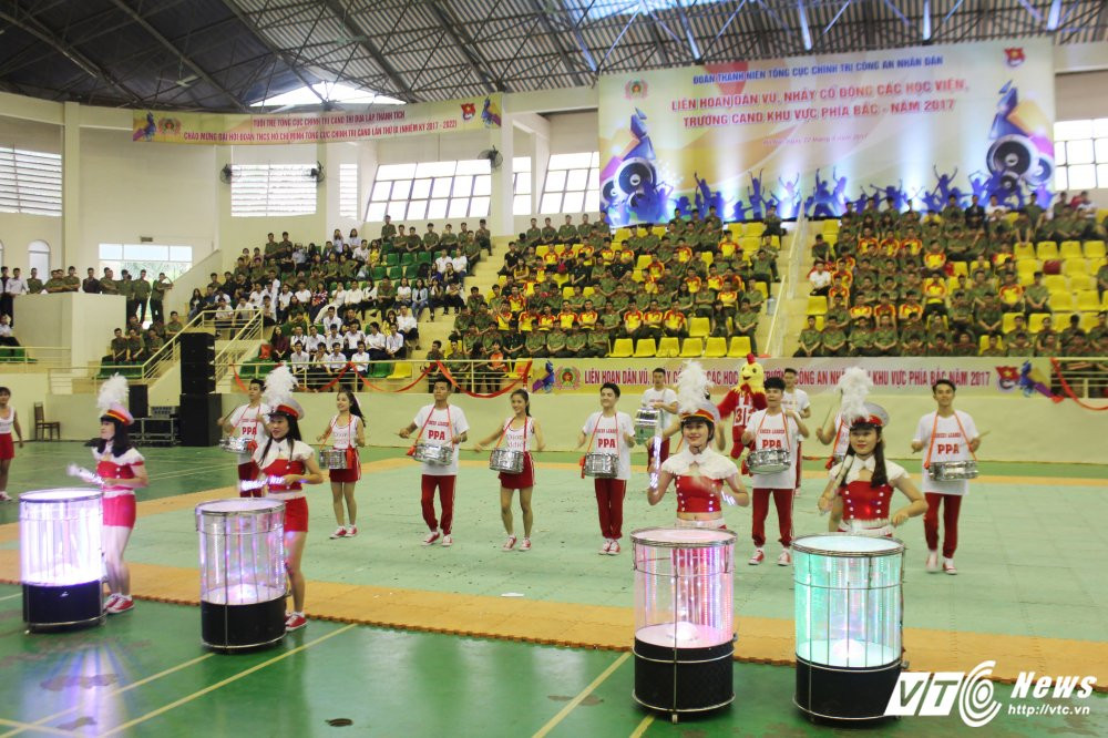 Hinh anh Man ‘trong cay chuoi’ ngoan muc cua nu sinh Hoc vien An ninh 19