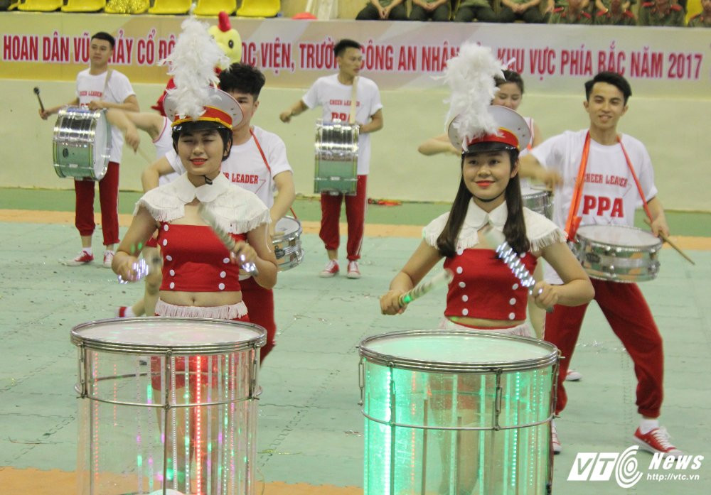 Hinh anh Man ‘trong cay chuoi’ ngoan muc cua nu sinh Hoc vien An ninh 20