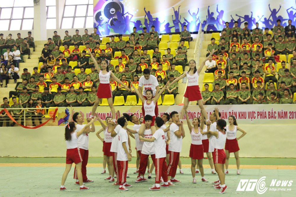 Hinh anh Man ‘trong cay chuoi’ ngoan muc cua nu sinh Hoc vien An ninh 22