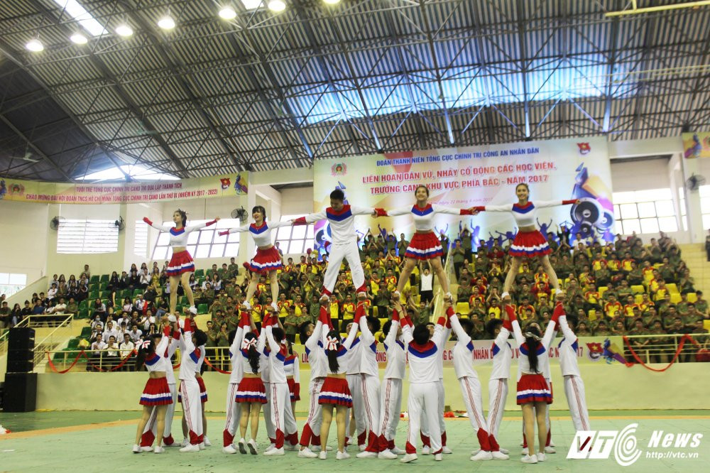 Hinh anh Man ‘trong cay chuoi’ ngoan muc cua nu sinh Hoc vien An ninh 5