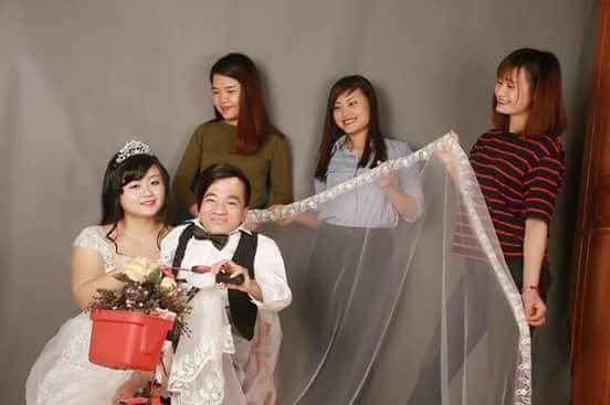 Dam cuoi co tich cua co gai xinh dep va chang trai xuong thuy tinh hinh anh 2