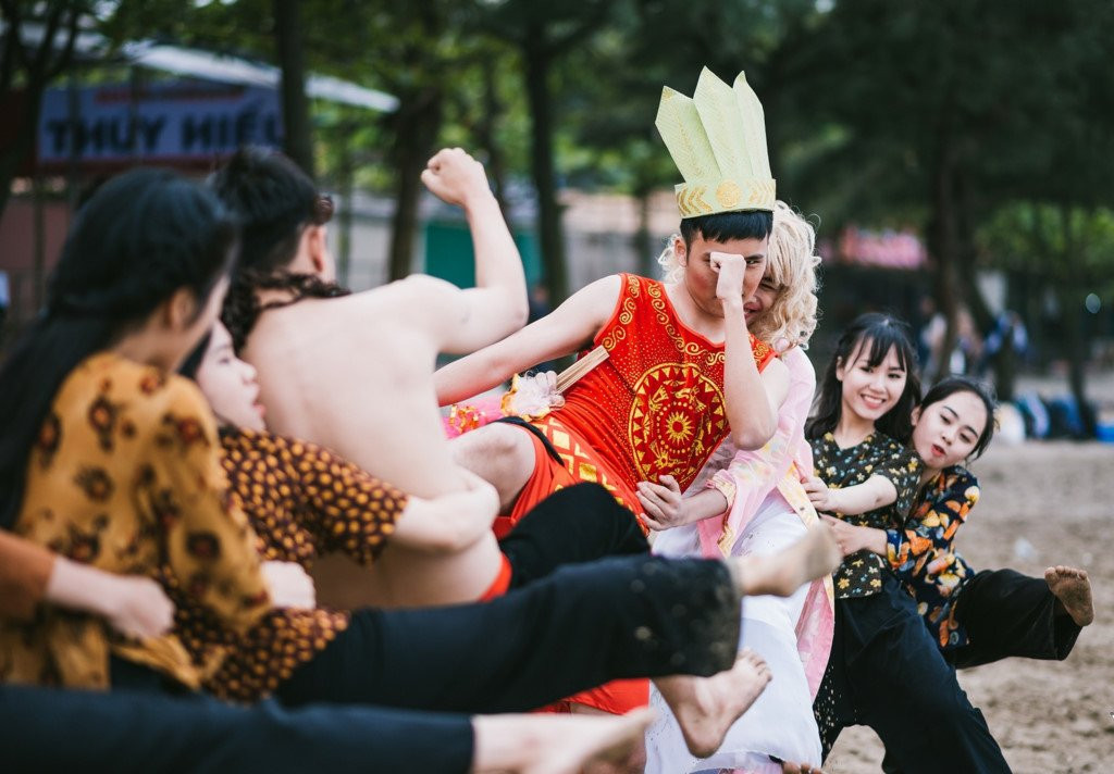 Teen Nghe An chup ky yeu theo phong cach Son Tinh - Thuy Tinh hinh anh 10