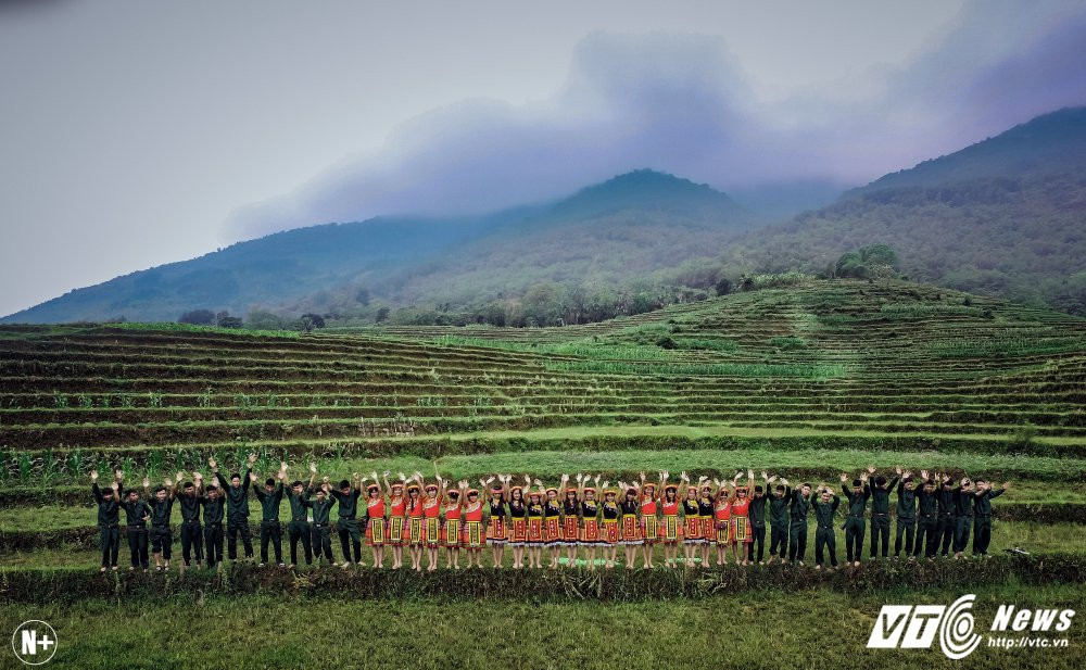 Hinh anh Anh ky yeu dam chat linh cuc chat cua hoc sinh Thanh Hoa 11