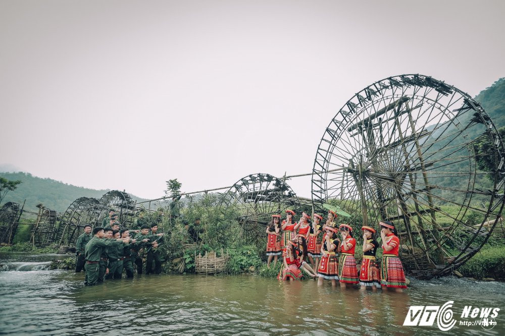 Hinh anh Anh ky yeu dam chat linh cuc chat cua hoc sinh Thanh Hoa 13