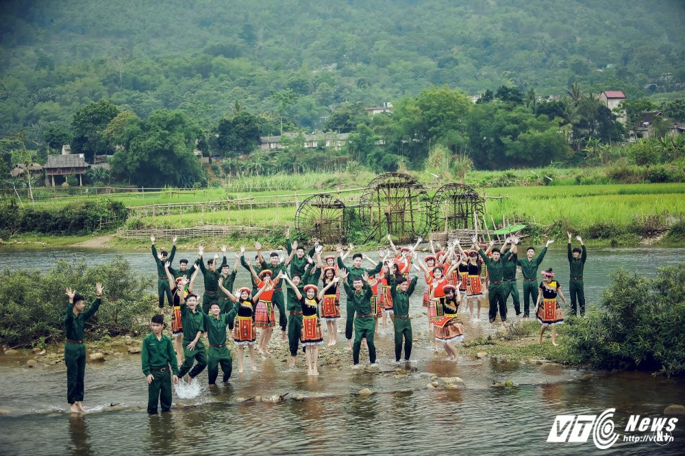 Hinh anh Anh ky yeu dam chat linh cuc chat cua hoc sinh Thanh Hoa 6