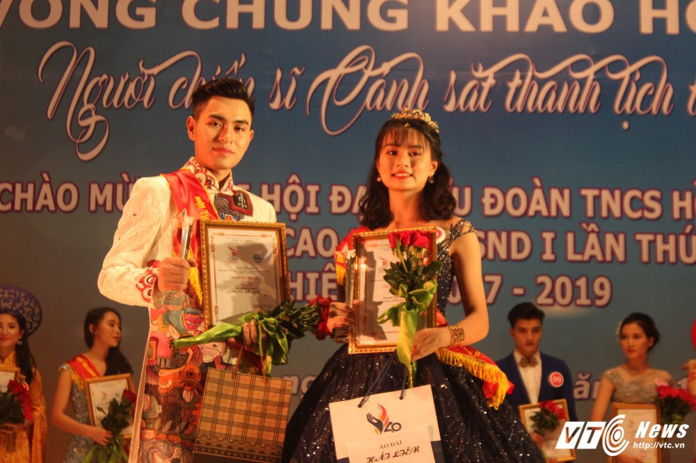 Hinh anh Nam vuong CD Canh sat nhan dan I dien trai, dan organ dieu luyen