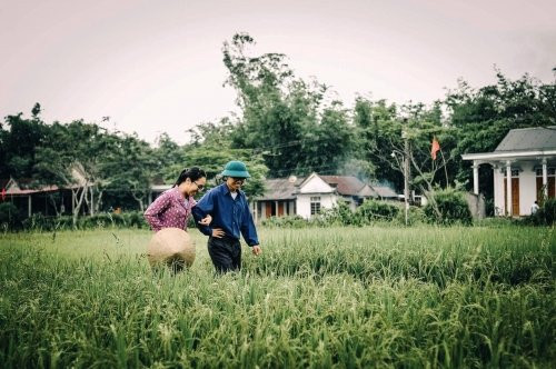 Hinh anh Arnh ky yeu thoi bao cap cua hoc sinh mien nui o Hue gay 'sot' 13