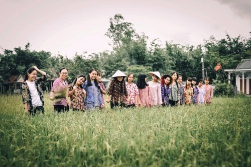 Hinh anh Arnh ky yeu thoi bao cap cua hoc sinh mien nui o Hue gay 'sot' 3