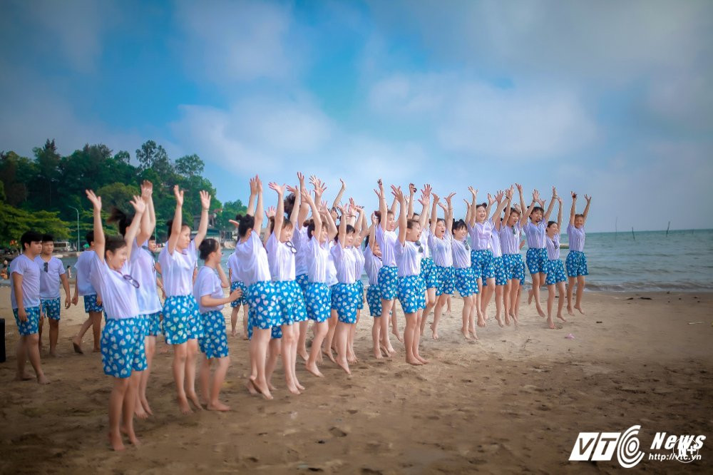 Hinh anh Anh ky yeu nhuom mau cua hoc sinh Thanh Hoa 11