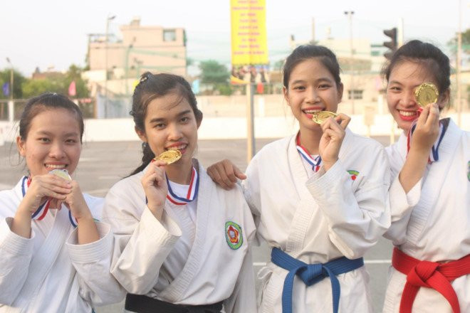 Nu sinh DH An ninh Nhan dan 3 lan gianh huy chuong vang karate hinh anh 5