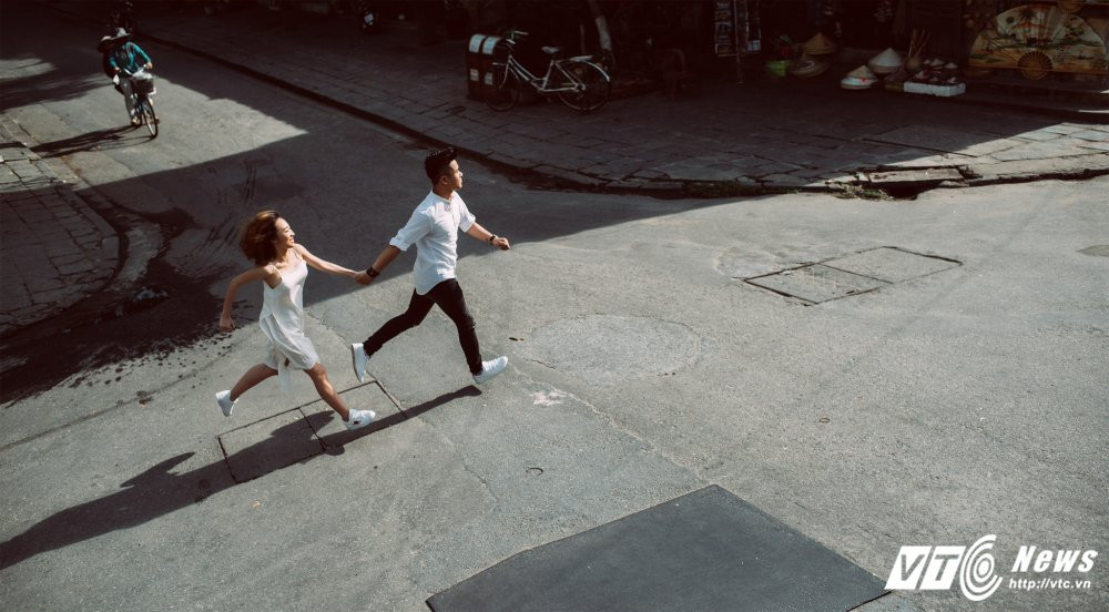 Hinh anh Cap doi tre chup anh cuoi ‘nam tay nhau chay khap 3 mien Bac – Trung – Nam’ 18