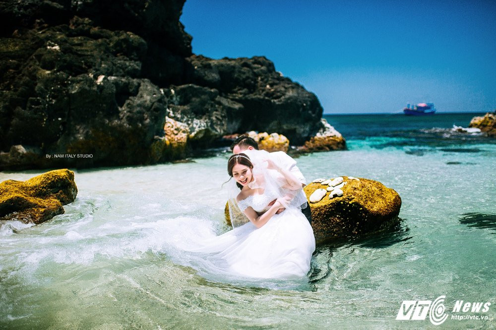 Hinh anh Anh ky yeu lang man cua chang canh sat tre Ha Tinh 18