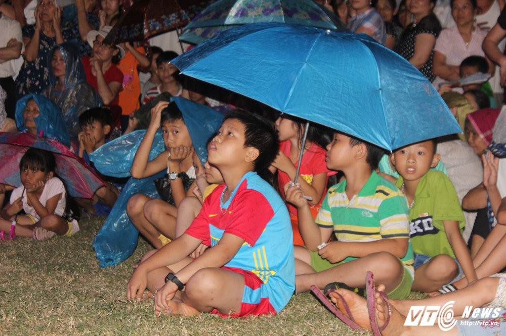 Hinh anh Dang xu ly them nhanh ...Nghe sy Quang Teo “doi mua” dien kich tai ‘Hat cung chien sy canh sat’ 3