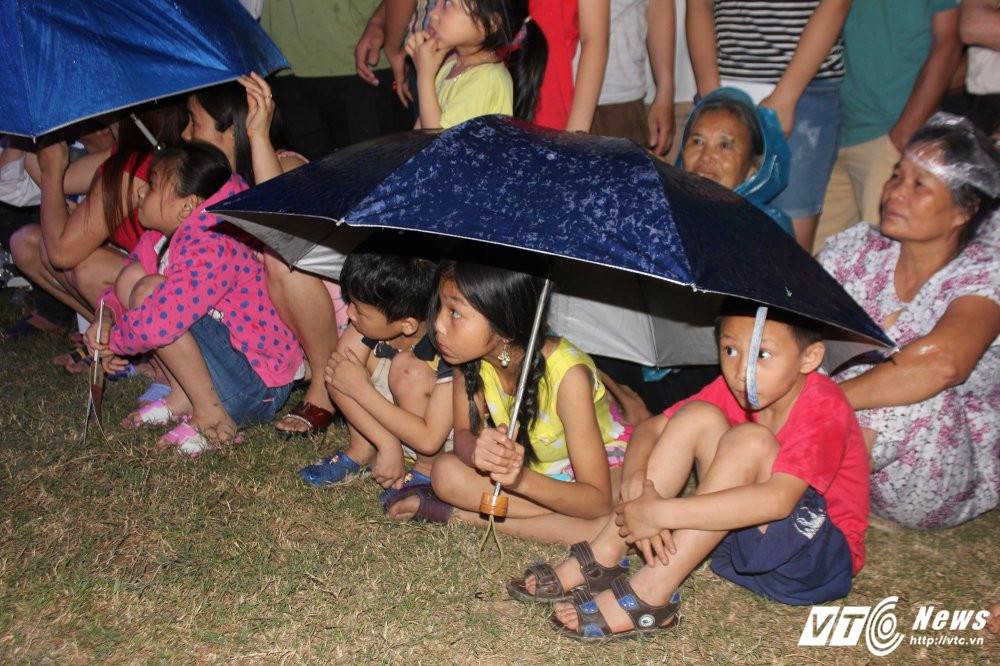 Hinh anh Dang xu ly them nhanh ...Nghe sy Quang Teo “doi mua” dien kich tai ‘Hat cung chien sy canh sat’ 5