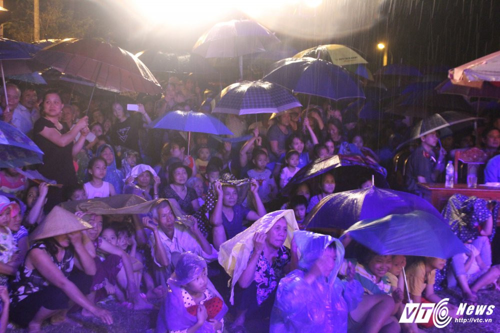 Hinh anh Dang xu ly them nhanh ...Nghe sy Quang Teo “doi mua” dien kich tai ‘Hat cung chien sy canh sat’ 8