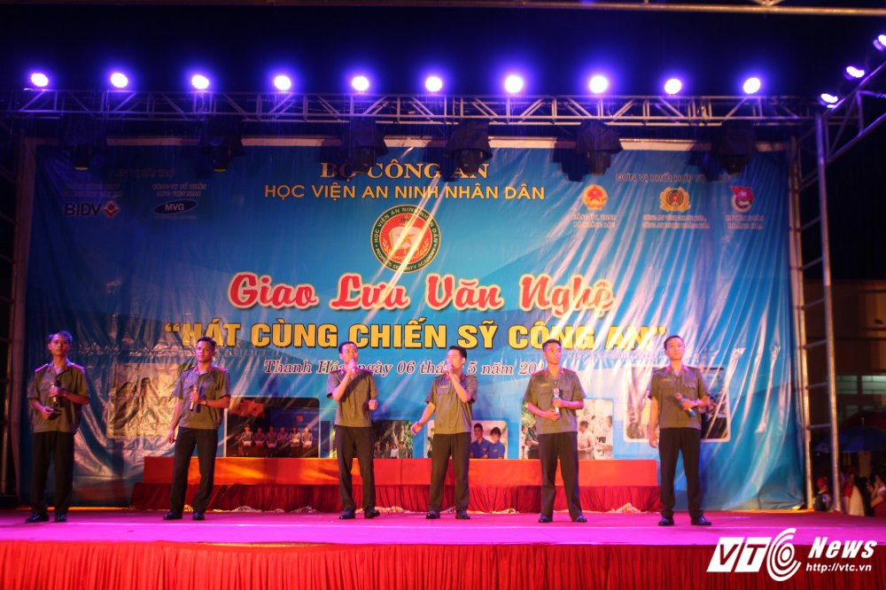 Hinh anh Nghe sy Quang Teo “doi mua” dien kich tai ‘Hat cung chien sy canh sat’ 28