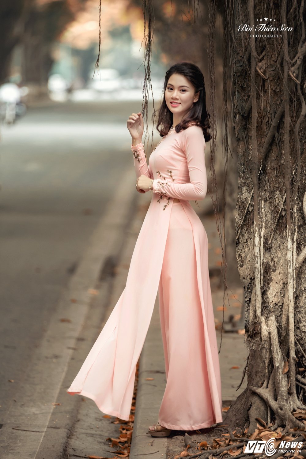 Hinh anh Hoa khoi CD canh sat nhan dan I dep nen na trong ta ao dai 4