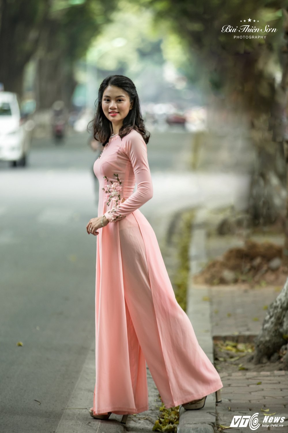 Hinh anh Hoa khoi CD canh sat nhan dan I dep nen na trong ta ao dai 7