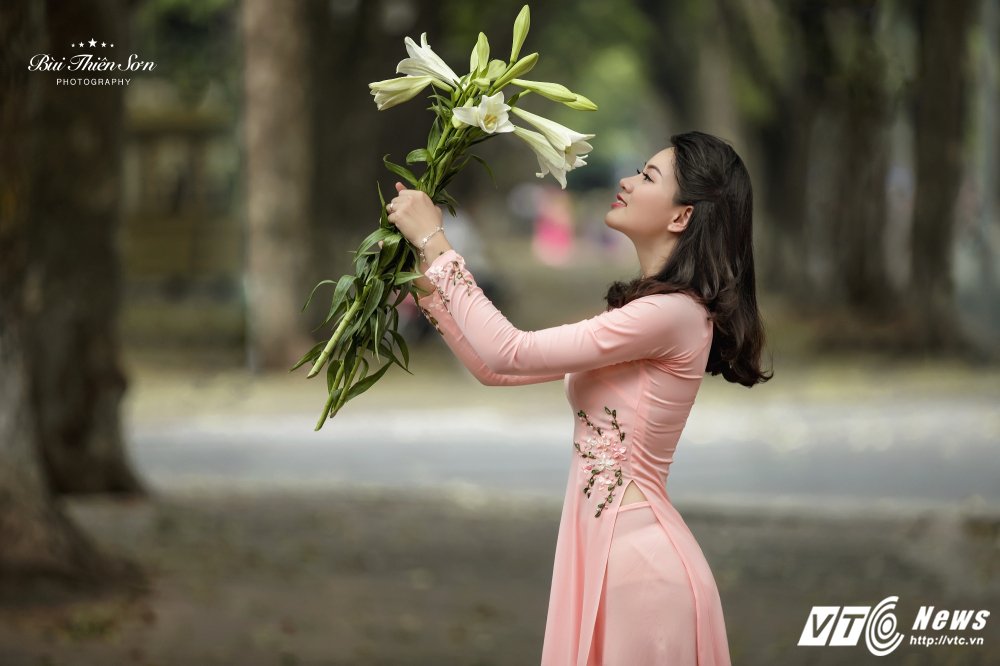 Hinh anh Hoa khoi CD canh sat nhan dan I dep nen na trong ta ao dai 9