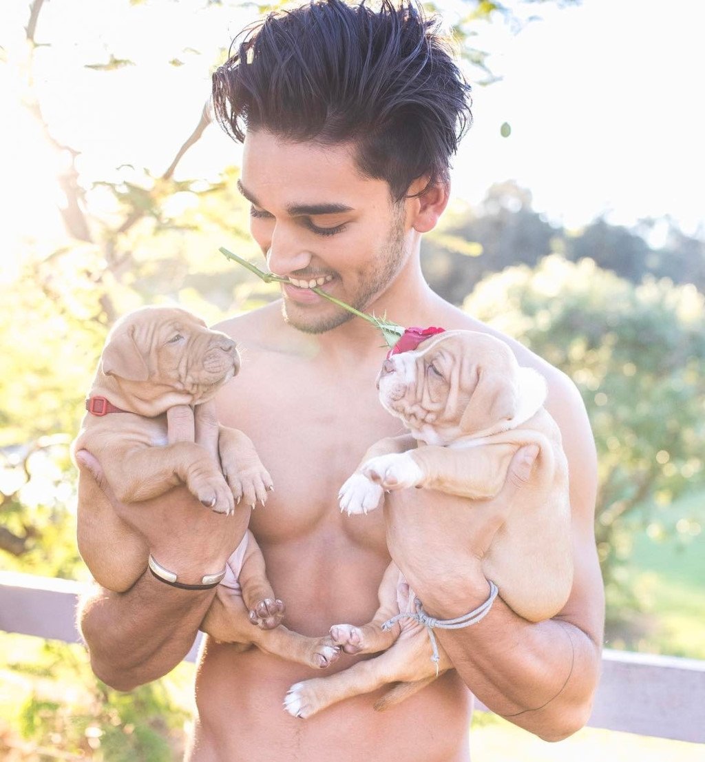 Hot boy 9X co 'doi mat sexy nhat mang xa hoi' hinh anh 9