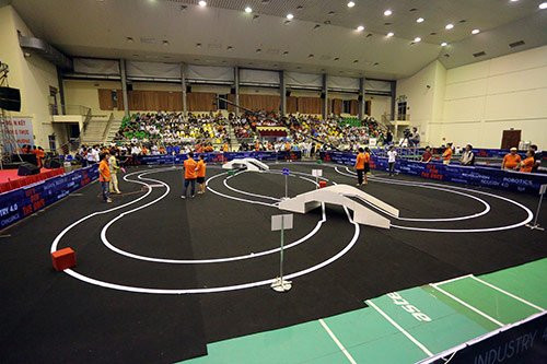 sinh vien che tao xe khong nguoi lai dau tien o viet nam hinh anh 1