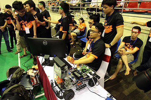 sinh vien che tao xe khong nguoi lai dau tien o viet nam hinh anh 3