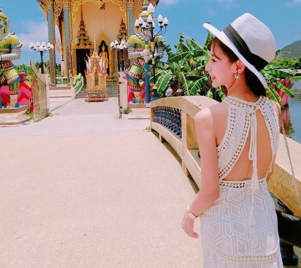 Nu tiep vien hang khong noi tieng tren mang vi xinh nhu hot girl hinh anh 8