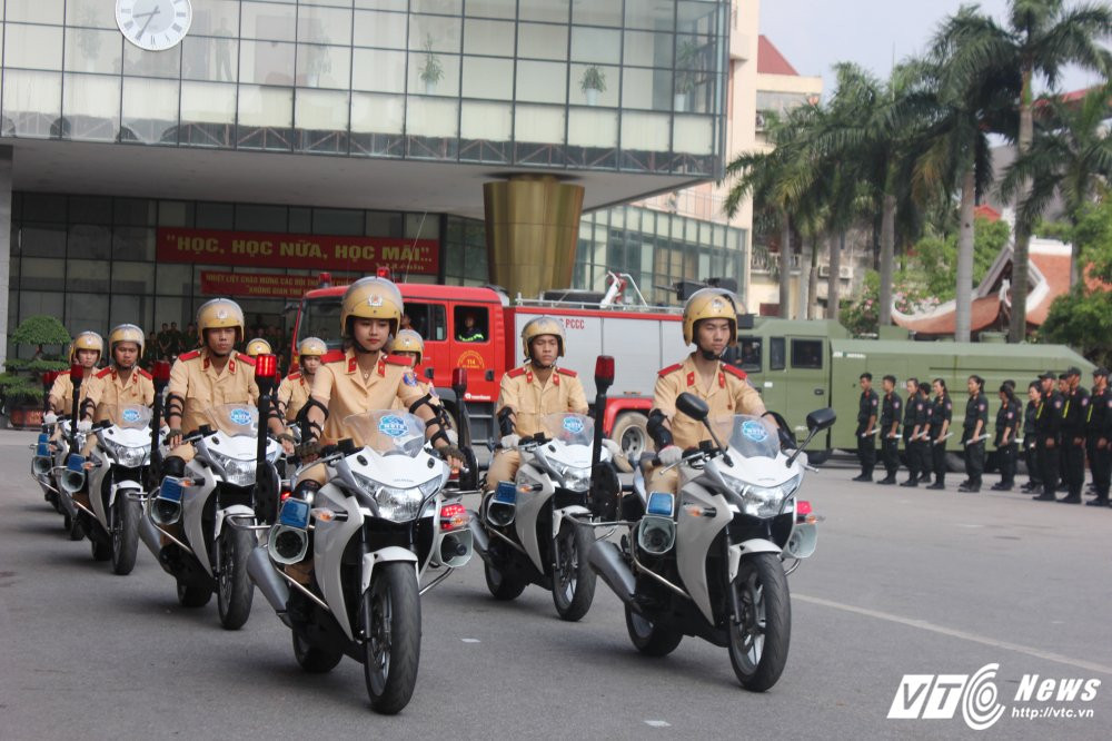 Hinh anh Anh: Nu sinh Hoc vien canh sat xinh dep lai xe phan khoi lon 7