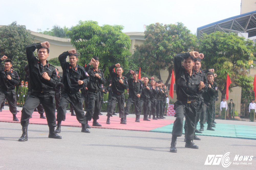 Hinh anh Sinh vien Hoc vien Canh sat bieu dien vo thuat dep mat 17