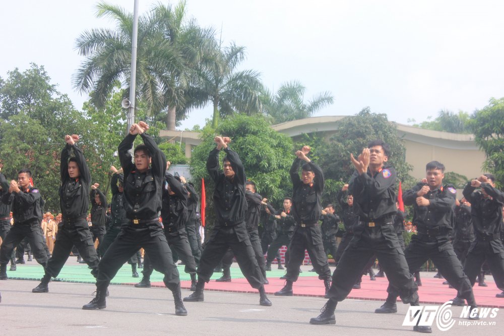 Hinh anh Sinh vien Hoc vien Canh sat bieu dien vo thuat dep mat 22