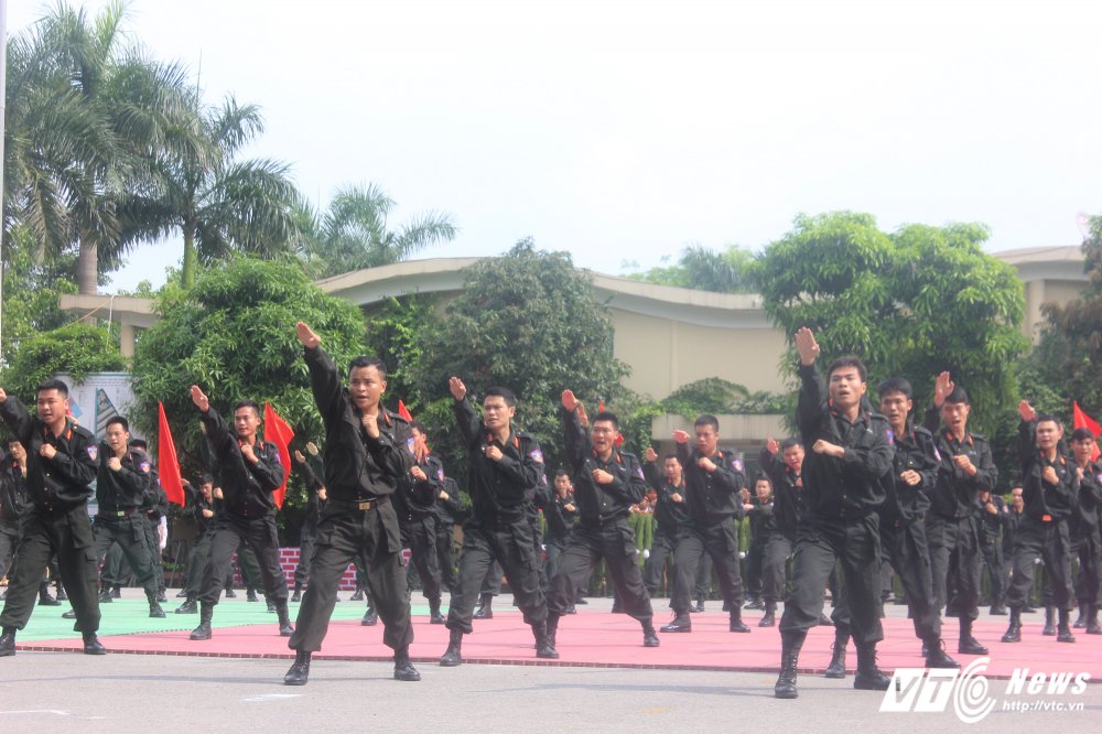 Hinh anh Sinh vien Hoc vien Canh sat bieu dien vo thuat dep mat 26