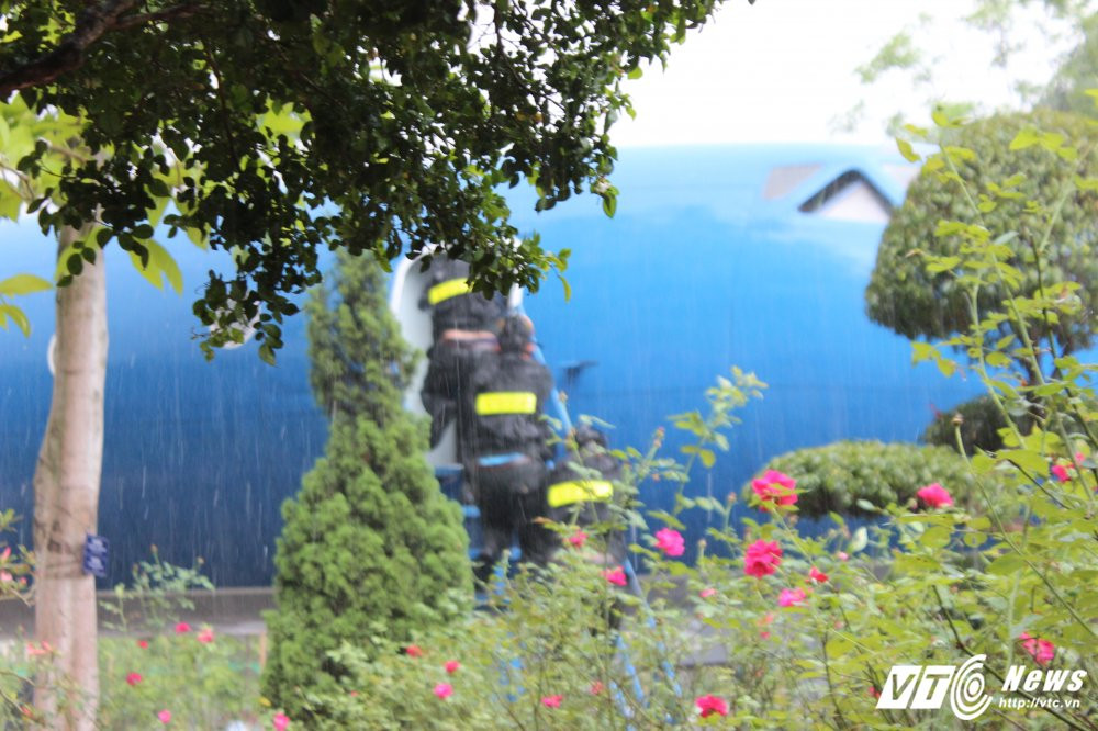 Hinh anh Xem man giai cuu con tin tren may bay cua sinh vien canh sat 16