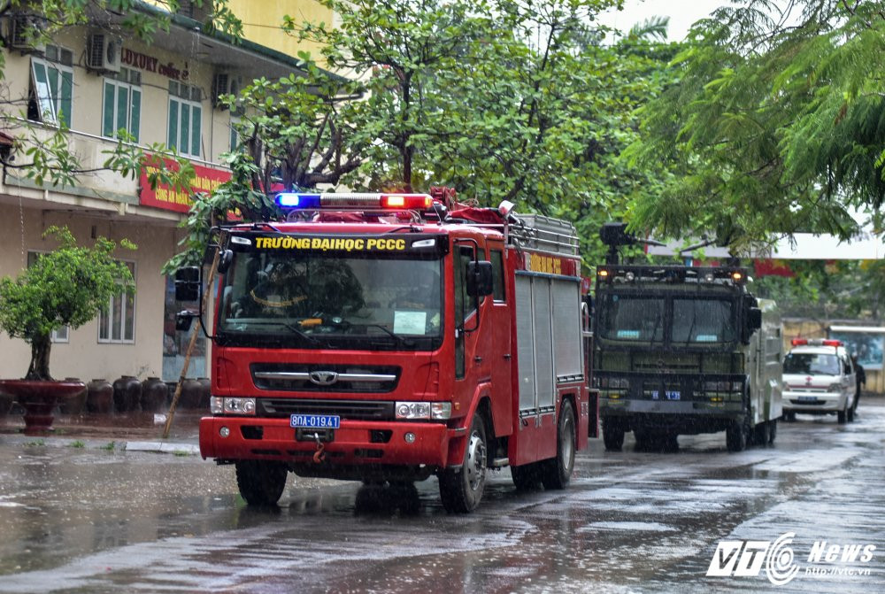 Hinh anh Sinh vien DH Phong chay chua chay du day giai cuu con tin trong dam chay 3