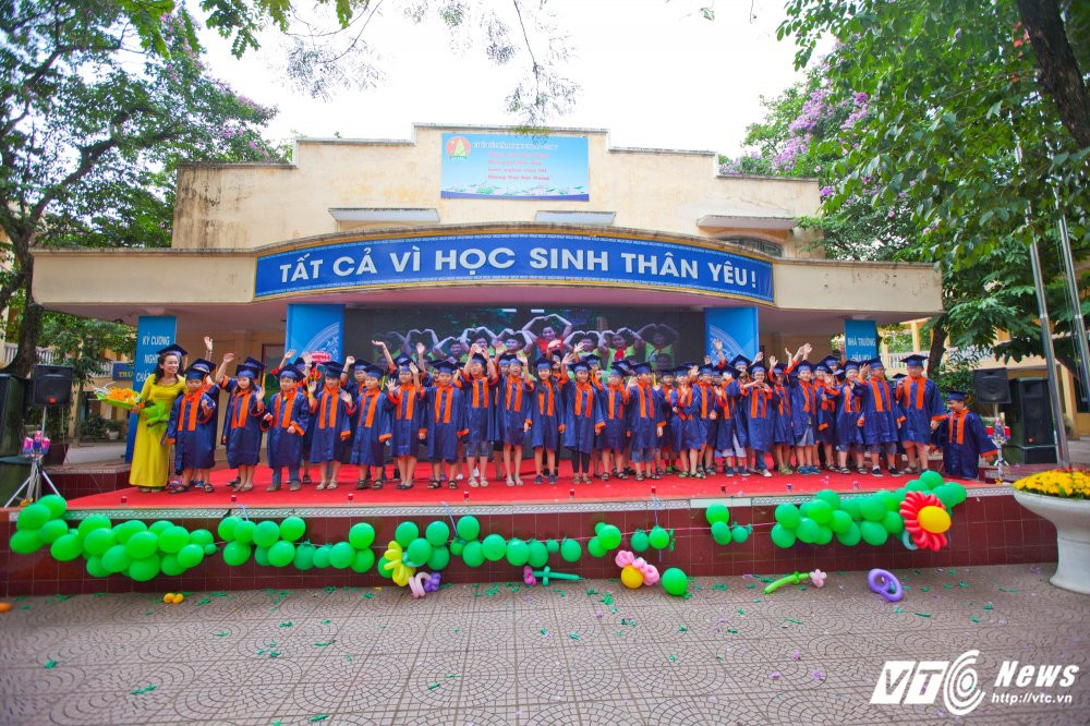 Hinh anh Le be giang ngap tran cam xuc cua hoc sinh Thu do 13