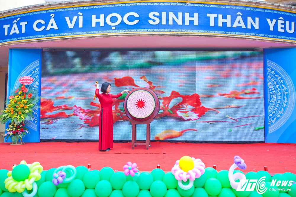 Hinh anh Ngap tran cam xuc le chia tay hoc sinh lop 5