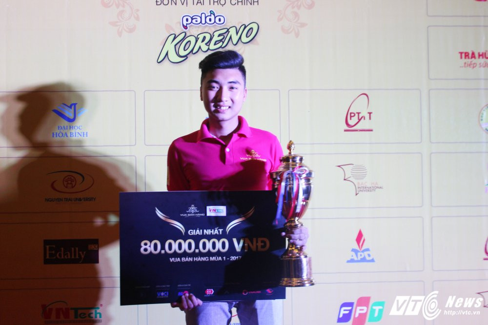 Hinh anh Lo dien quan quan ‘Vua ban hang’ mua giai dau tien 2017 4