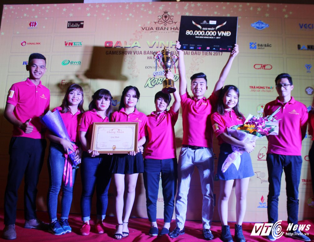 Hinh anh Lo dien quan quan ‘Vua ban hang’ mua giai dau tien 2017 5